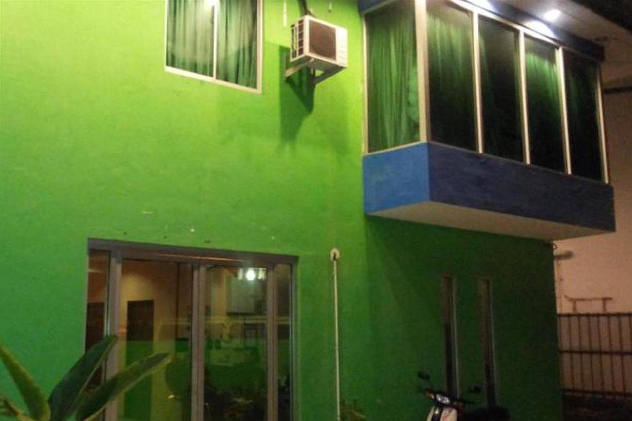 绿色景观汽车旅馆 Kampong Sembulan 外观 照片